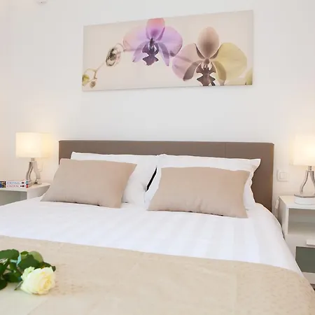 Summer Lounge アパート *