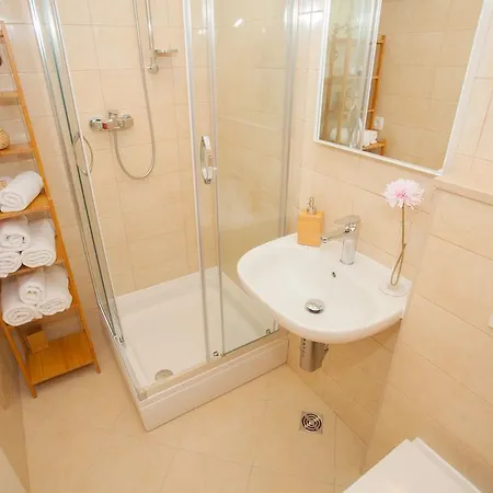 Apartment Summer Lounge