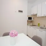 Summer Lounge Split